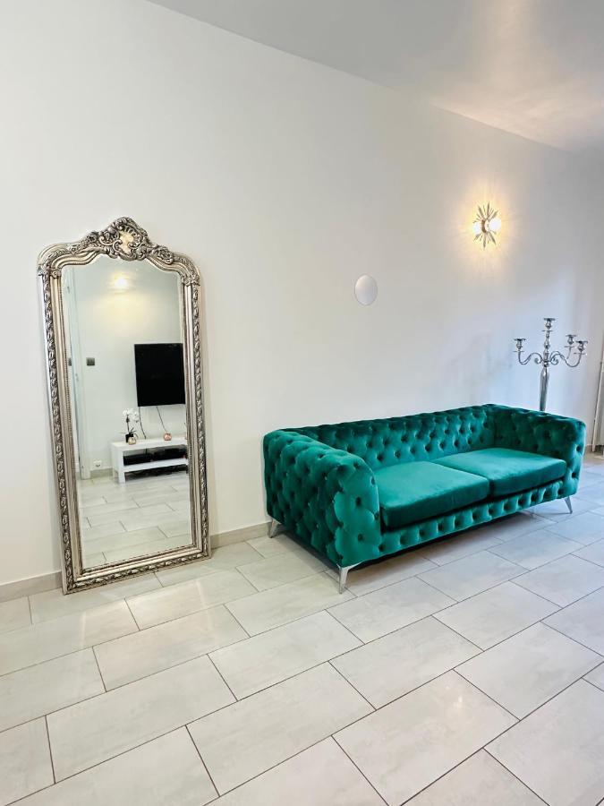 Jabeen'S House Bedroom 1 Безон Экстерьер фото